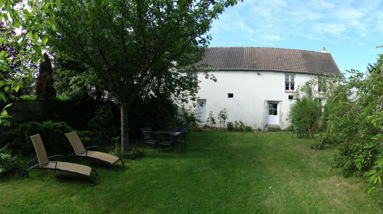 Le Clos Tilia Bed & Breakfast Clery-Saint-Andre Exterior photo